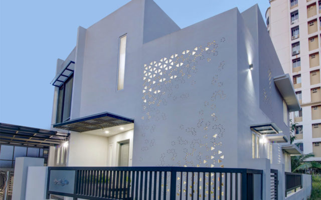 <img src="https://www.eminencearchitects.com/wp-content/uploads/2025/04/Residential.png" alt="Residential" /><br>Residential<br>Skewed Vibe 